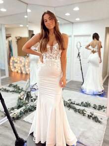 Elegant Sexy V Neck Backless Lace Appliqué Mermaid Satin Formal Wedding Dress,Registry Office Dresses Bridal Gown,Evening Party Dress Birthday Party Dress Country Wedding,Romantic Church Ceremony Wedding Dress,Suitable For Wedding,Dating,Party,Singles' Party,Vacation,Formal Occasions,Dinner Dress,Prom Dress,Homecoming Dess,Cocktail Party,Wedding Guest Dress,Graduation - 白色 - 查看 2