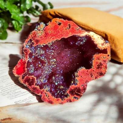 1PC Fire Aura Geode: Radiant Crystal ,Unique Specimen For Collectibles And Educational Use,Perfect Gifts For Crystal Lover,Halloween &Christmas Day Gift,Mineral Crystal Rock Ornament,Crystal Mineral Collection