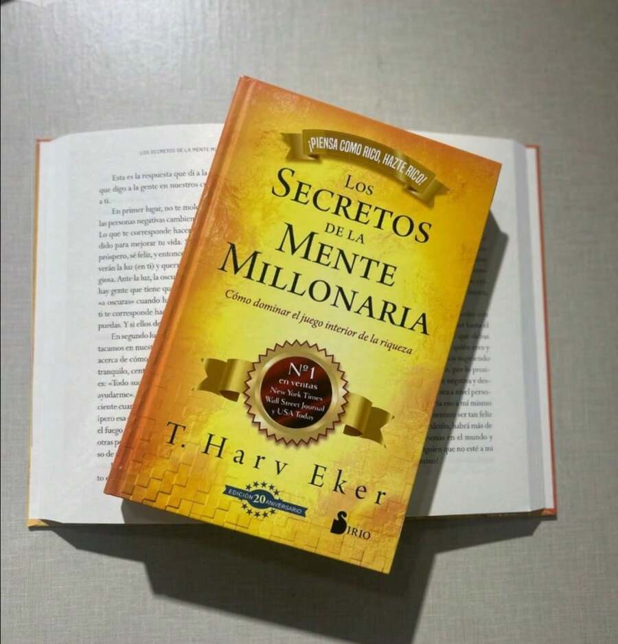 Los secretos de la mente millonaria de T. Harv Eker es un libro de finanzas personales y desarrollo personal (autoayuda) que enseña a reprogramar el "patrón del dinero" en el subconsciente para alcanzar el éxito económico. - Libro único - Ver 1