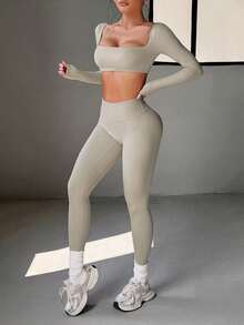 Aoqta Sports 女士夏季休闲纯色两件套，修身长袖露脐上衣带胸垫和高腰紧身裤，适合瑜伽、跑步、健身和日常穿着。 - 駝色 - 查看 5