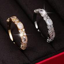 1枚蛇形镶钻开口戒指，融合神秘动物元素与奢华珠宝工艺，适合日常通勤、约会和派对佩戴。 - 開口戒指 - 查看 1