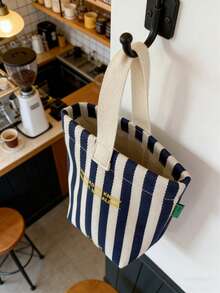 时尚简约女士小手提包，休闲帆布迷你托特包，轻便可折叠方形包，黑色字母个性化设计，可装钥匙、水瓶、手机和个人物品，适合外出、遛宠物等场合。 - 藏蓝色 - 查看 10