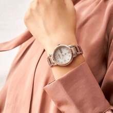 CITIZEN Đồng hồ Seiko XC Series chạy bằng năng lượng mặt trời, vỏ thép không gỉ, máy quartz năng lượng mặt trời, kiểu dáng Nhật Bản/Hàn Quốc, đường kính 32mm dành cho nữ. - Hoa hồng vàng - Xem 7