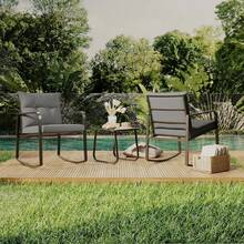 Juego de bistró mecedor de 3 piezas, muebles de patio de acero negro, juego de sillas de porche con mesa de centro de vidrio y cojín de respaldo, para balcón, jardín, terraza y patio trasero - Gris Claro - Ver 9