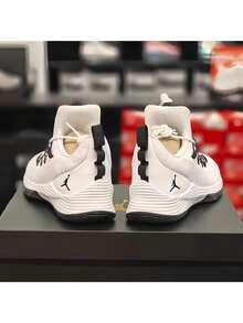 Nike ULTRA Men's Butler 2nd Generation Actual Basketball Shoes - White - View 6