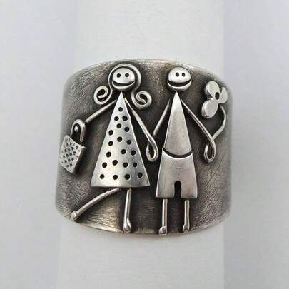 全新设计的波西米亚风女士戒指，由工匠手工打造，捕捉珍贵瞬间，是情人节的完美礼物。