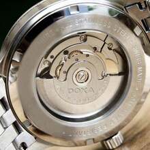 DOXA Men's Mechanical Watch, White Dial, Stainless Steel Material, Business Style, Suitable For Daily Wear, Men's Intertwined Gold (Full Steel + Gold Plated) White Dial (8 Diamonds) Automatic Mechanical Watch D167SWH - White - View 2