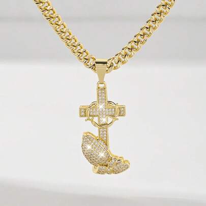 1件欧美经典铜镶嵌锆石嘻哈风格耶稣十字架吊坠项链，限量版“守护之光”，适合作为圣诞节/感恩节/万圣节/母亲节/情人节礼物送给情侣/朋友/信徒，天主教初领圣体礼物，日常及节日祈祷佩戴。