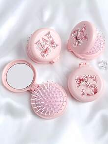 1 buah Sisir Lipat Bulat 26 Huruf Pita Merah Muda dengan Cermin, Sisir Cermin Rias 2-in-1 Portabel dan Ringkas, Sisir Pijat Bantal Lipat Mini Wanita, Cocok untuk Pernikahan, Kantor, Perjalanan Bisnis, Pertunjukan, Kembali ke Sekolah, Perlengkapan Perjalanan - MultiWarna - View 4
