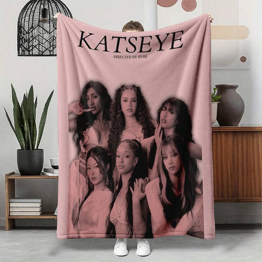 1PC KATSEYE Movie Poster Flannel Throw Blanket 50"X60" (Multiple Sizes) - Pink Filter Group Portrait & Directed By HYBE, Tapestry Wall Hanging, Room Decor, Perfect For Sofa, Bed, Office, Movie Poster Gift - 多色 1 - 查看 1