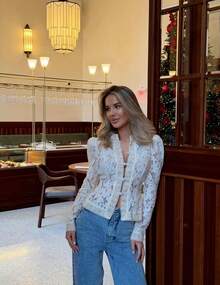 Awevudst Women Long Sleeve Lace Floral Mandarin Collar Guipure Split Blouse Top Sheer Mesh See Through Puff Sleeve Button Down Shirts Slim Fit Elegant Summer Sheer Mesh Tops Party Clubwear Beachwear - 白色 - 查看 10