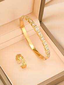 Set de 2 piezas de pulsera y anillo de acero inoxidable de moda, diseño único con diamantes cuadrados pavimentados y diseño retorcido vintage, joyería de nicho lujosa adecuada para boda, cita, fiesta, regalo de novia, commute, vacaciones - Dorado - Ver 1