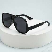 Película negra y gris con marco negro.