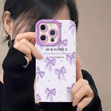 Lazos morados sobre un fondo suave con frase. Esta elegante funda es compatible con Samsung, Apple, VIVO, OPPO, , Transsion, ,  y Honor. Fabricada en silicona TPU, ofrece protección contra golpes y caídas, además de una sensación superior. Es un regalo ideal para familiares, amigos y seres queridos, y una opción perfecta para San Valentín y Año Nuevo. - Blanco - Ver 6