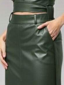 Black Faux Leather Skirt With Front Slit And Belt. - 軍綠色 - 查看 3