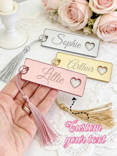 כרטיסי מקום אקריליים מותאמים אישית לחתונה: קישוט אלגנטי מזהב או כסף עם גדילים בהתאמה אישית - תגית אקרילית פרימיום 9x3 ס"מ (3.54x1.18 אינץ') חרוטה עם שם (למשל "אלסיה", "סימון", "אליביה")