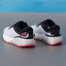 Under Armour 女士轻便舒适休闲跑步鞋 3026820-100 - 灰色/黑色 - 查看 2