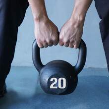 Kettlebell Pintado 20 Kg Para Academia Fitness Fixa - Preto - Visão 2
