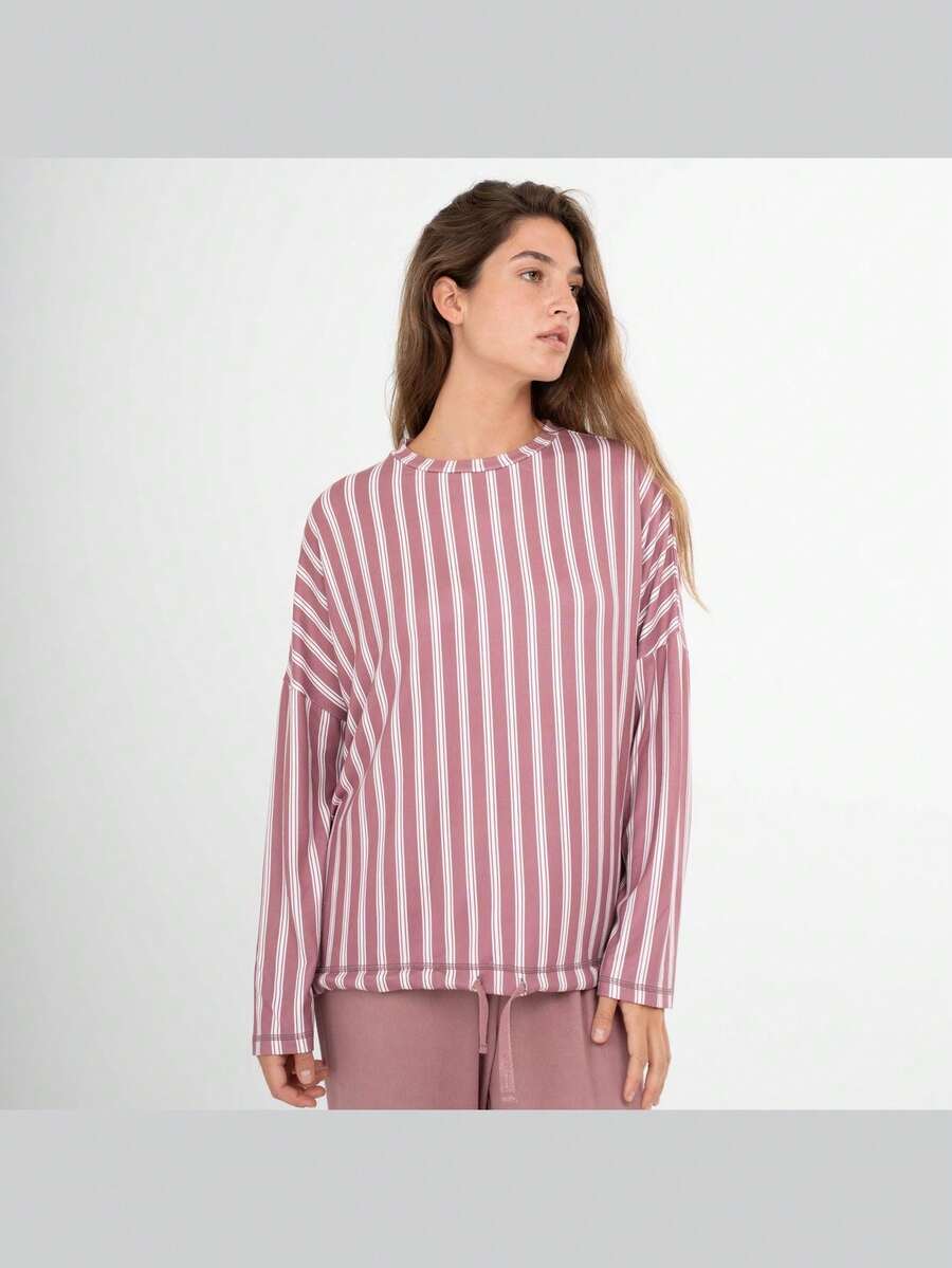 Tramas+ Secret Damen-Pyjama mit langen Streifen und Marseille-Rosette für pure Eleganz und Komfort: Stilvoll gekleidet in diesem farbenfrohen Design, erhältlich in den Größen S, M, L und XL für eine perfekte und bequeme Passform in Ihren entspannenden Momenten. Ideal für jede Jahreszeit dank weichem Stoff und leuchtenden Farben, die Ihrem Alltagslook Wärme und Freude verleihen. - ROSETTE - Übersicht 1