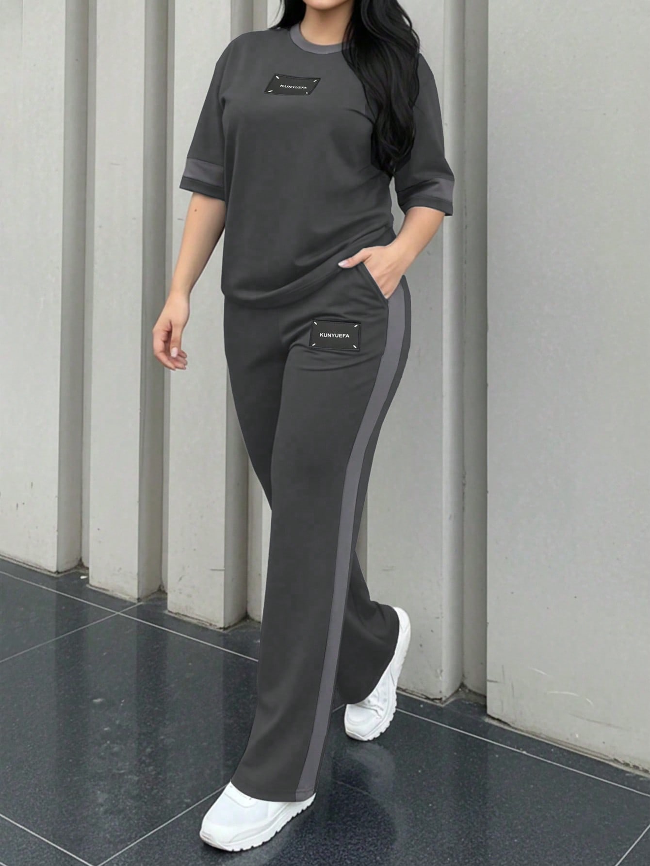 مجموعة قميص كم قصير رقبة دائرية وبنطال فضفاض خصر م...