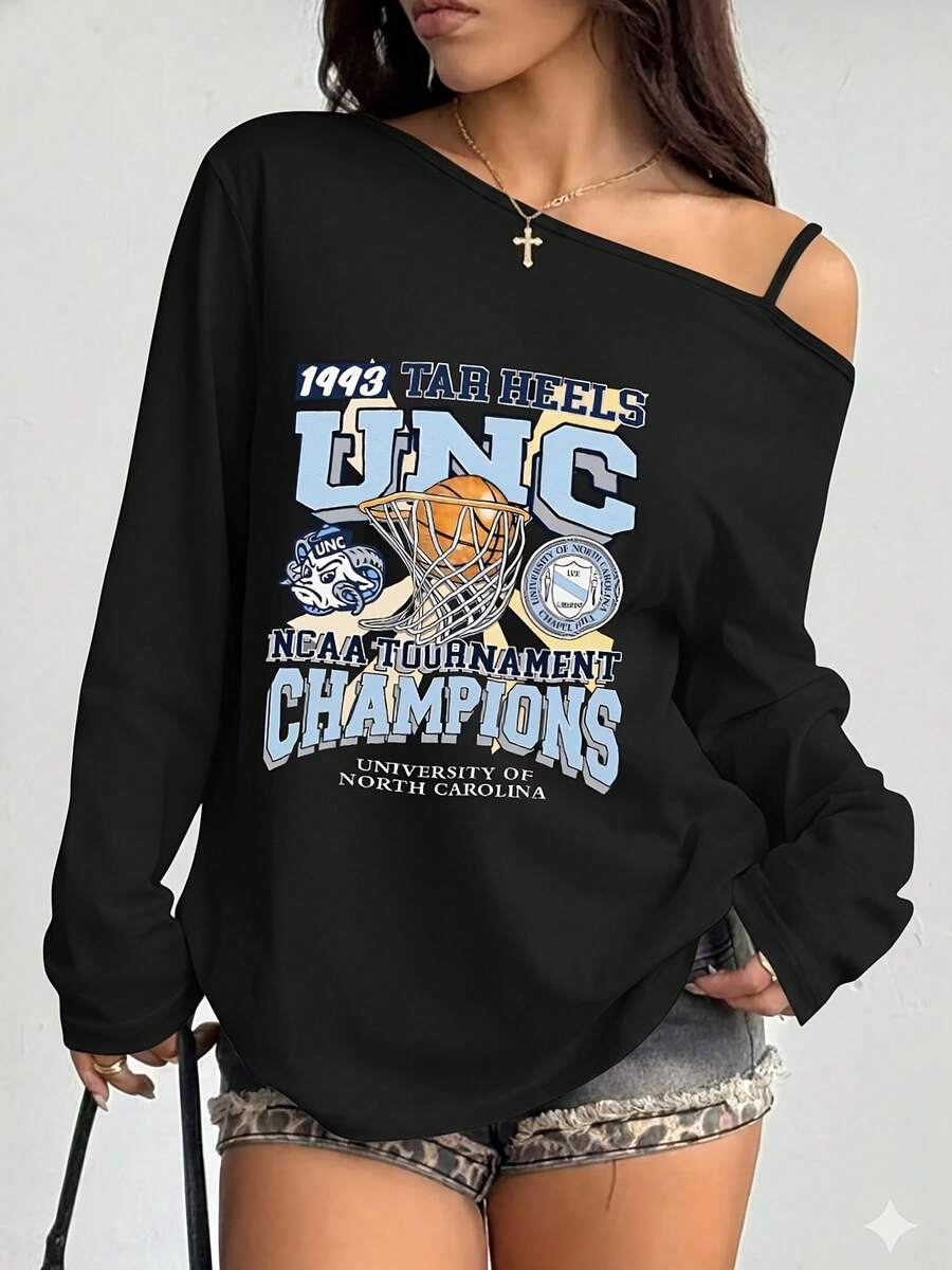 Off - The - Shoulder Black Long - Sleeve Top With 1993 TAR HEELS Graphic, UNC Blue Letters, Basketball Hoop Image, Carolina Panther Paw Logo, Tournament Champions Badge, University Of North Carolina Print, Perfect For Sports Fans - 黑色 - 查看 1