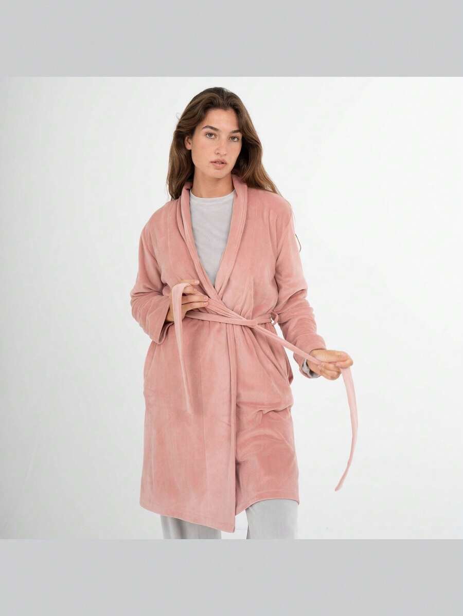 Tramas+ Bata Terciopelo Super Soft Rosette en Tallas S, M, L, XL | Comodidad y Elegancia en un Solo Diseño | Color Multicolor que se Adapta a tu Estilo | Ideal para Relajarse en Casa o Después de un Baño | Tejido Suave para una Sensación Agradable en la Piel | Perfecta para Cualquier Temporada del Año - ROSETTE - Ver 1