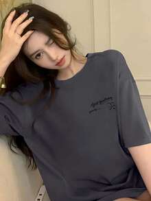 休闲宽松双面字母图案T恤，轻便百搭，适合女性通勤穿着，春夏款 - 深灰色 - 查看 2