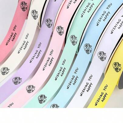 Có 5 kích cỡ/8 màu sắc. Dây ruy băng hoạt hình "CHÚC BẠN HẠNH PHÚC", mang đến niềm vui cho mọi món quà. Ruy băng in hình minh họa đáng yêu, dùng để buộc bánh, bó hoa và hộp quà, giúp nâng tầm vẻ ngoài ngay lập tức. Sử dụng dây ruy băng "Chúc mừng hạnh phúc" này để gói quà, tạo nên không khí trang trọng, một món quà bất ngờ dành cho những người thân yêu.