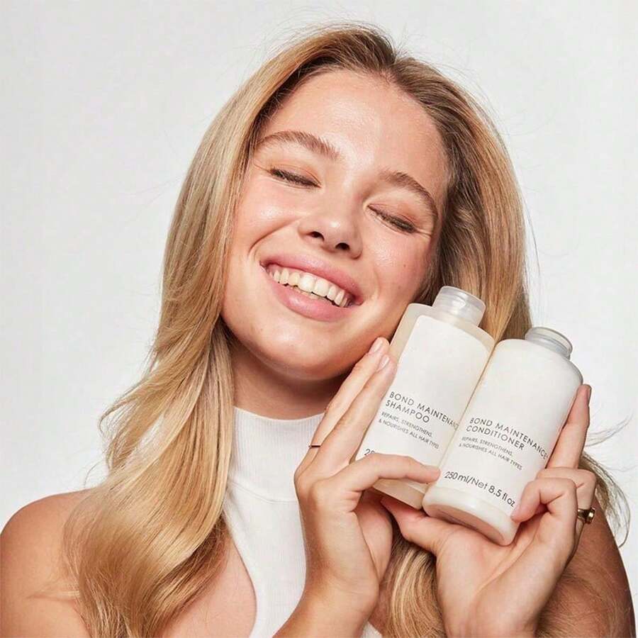 Este set de dos piezas para el cuidado del cabello contiene ingredientes que protegen del calor (champú y acondicionador fragantes) que aumentan el volumen del cabello y proporcionan una fragancia duradera, lo que lo convierte en una opción ideal para el cuidado del cabello en verano. - Champú + Acondicionador - Ver 1