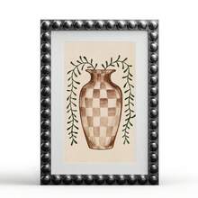 1 khung ảnh kiểu cuộn (4x6/6x8/8x10/A3) kèm viền trắng - 5 màu (Trắng/Đen/Vàng/Xanh dương/Tím) dùng trang trí nhà cửa và văn phòng - Có thể đặt trên bàn hoặc treo tường. - Mô hình tiêu chuẩn - Xem 12