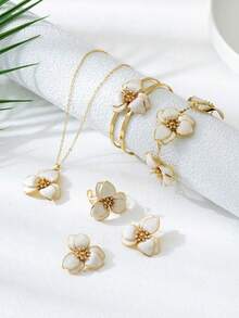 1 Set Summer Fresh Dopamine Inspired White Drip Oil Sweet Trifoliate Flower Earrings, 1 Necklace, 1 Ring, 1 Bracelet, 1 Bangle, Romantic Wedding/Vacation/Daily/Music Festival Jewelry Set - White - View 1