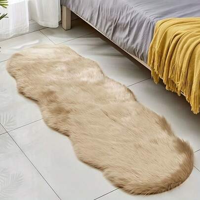 1pc Khaki Faux Fur Rug, Wavy Asymmetrical Design, Soft Fluffy Long Plush Material, Bedroom Bedside Carpet, Soft & Skin-Friendly Asymmetrical, Suitable For Bedroom, Living Room, Dressing Room Decoration, Asymmetric Size With 1-5cm Trimming Tolerance