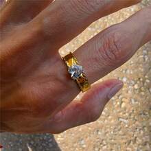 VKHK 1枚复古18K镀金不锈钢锆石装饰厚戒指，适合女性日常及婚礼佩戴，礼品 - 彩色 - 查看 5