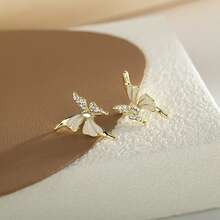 1 对精致的不对称蝴蝶耳钉，优雅百搭，轻奢时尚，适合女性日常佩戴 - 金色 - 查看 11