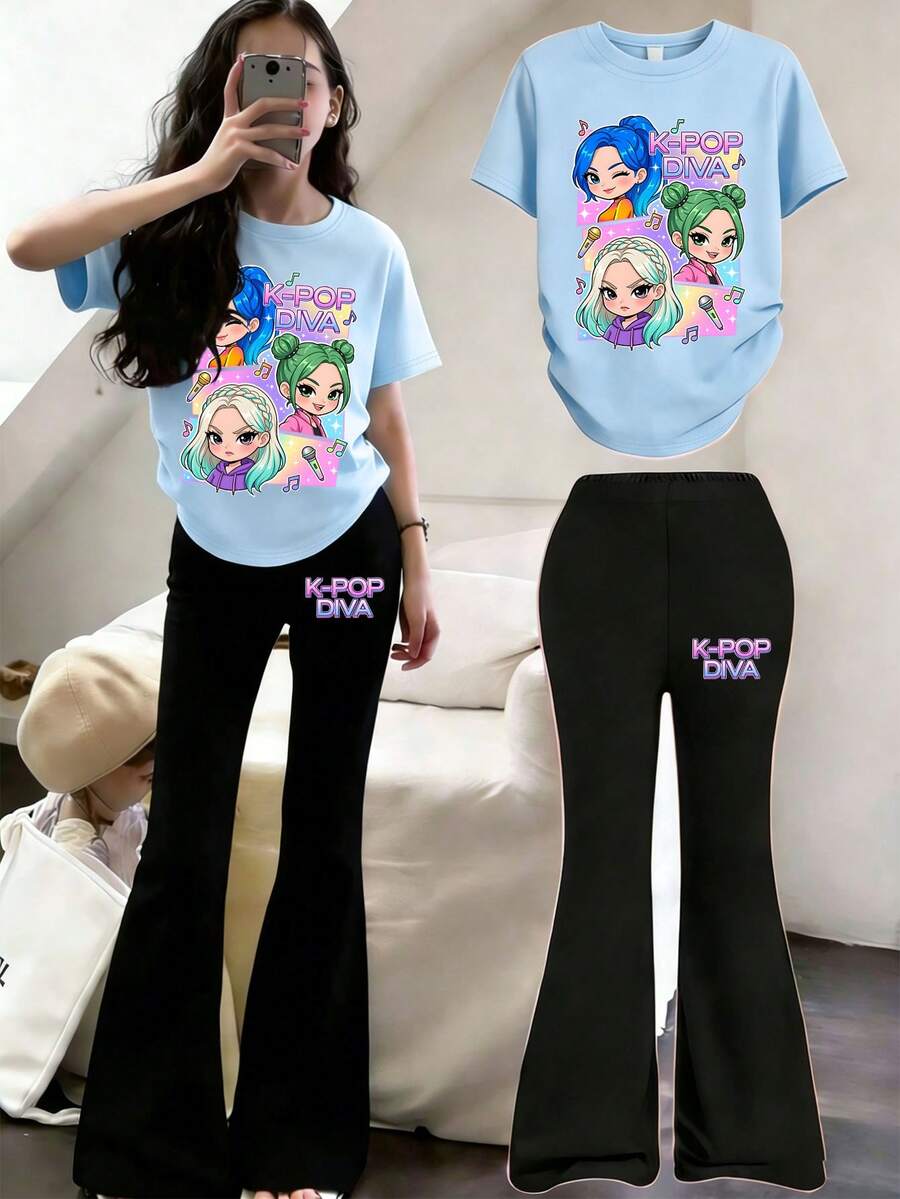 这款休闲套装专为年轻女性设计,采用独特的少女团体图案,包括一件蓝色短袖圆领T恤和喇叭裤,非常适合夏季穿着。 - 藍色 - 查看 1