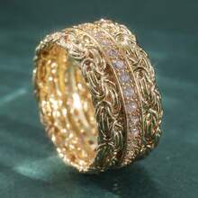 Nhẫn đồng bản rộng sang trọng, đính đá Cubic Zirconia trắng tổng hợp, thích hợp cho nữ giới đeo trong lễ đính hôn và đám cưới. - Vàng - Xem 3