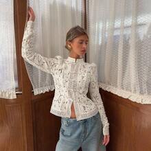Awevudst Women Long Sleeve Lace Floral Mandarin Collar Guipure Split Blouse Top Sheer Mesh See Through Puff Sleeve Button Down Shirts Slim Fit Elegant Summer Sheer Mesh Tops Party Clubwear Beachwear - 白色 - 查看 7
