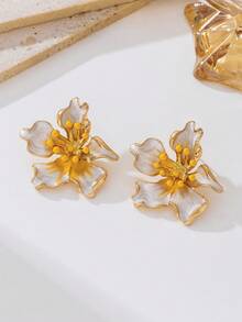 一对独特迷人的海滩度假风耳环，奢华不对称扎染渐变紫红色和黄色五瓣花耳钉，适合女性日常佩戴、约会、旅行。 - 黃色 - 查看 5