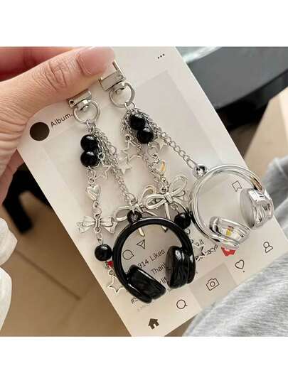 1pc 3D Headphone Charm Pendant, A Creative Keychain, Phone Strap, Backpack Decoration Worth Owning. It Is An Ideal Gift For Friends, Family And Loved Ones, Suitable For Daily Outings, School, Work And Other Occasions. It Can Also Be Used As A Small Gift, Wedding Gift, Or As A Universal Decorative Accessory For Various Bags And Phones, With Both Decorative And Practical Functions. It Also Makes A Great Birthday, Holiday, Party, Graduation Or Back-To-School Gift.