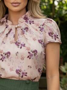 Blusa Estampada Florida Casual Elegante com Babado e Decote com Botão - Rosê - Visão 5