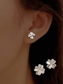 1 Pair S925 Sterling Silver Lucky Four-Leaf Clover Earrings, Minimalist Earrings, Perfect For Daily Wear, Christmas Gift, All-Season Accessory - Four-leaf Clover Earrings - View 5
