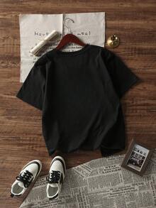 Whysmera SHEIN X Tom & Jerry Women's Summer New Joint Print T-Shirt, Made Of Skin-Friendly Breathable Shaping Material, Classic Cartoon And American Graffiti Fonts, Loose Fit Design, Anti-Aging Effect, Suitable For Daily Commute, Campus Outfit, Girlfriend Date, Anime Theme Party, Home And Other Occasions - Black - View 4