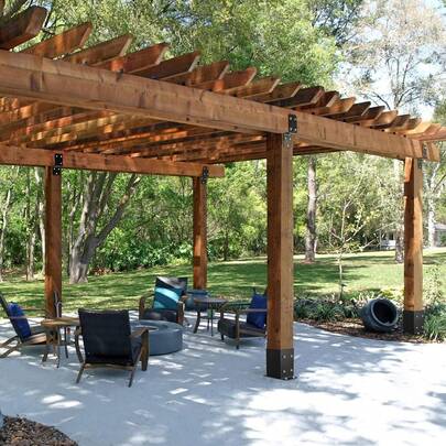 4er-Set Aufschraubhülse 96 x 140 x 163 mm Pfostenträger aus Kohlenstoffstahl mit Sprühbeschichtung Installation auf Beton-oder Holzböden Pfostenschuh Pfosten Ideal für Pergolen Verandageländern