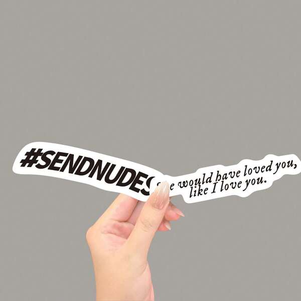 מדבקת SENDNUDES - מדבקות ויניל עמידות למים, מעוצבות באופן יצירתי, עמידות בפני שריטות ונבנות לאורך זמן. ניתן להשתמש בהן על מחשבים ניידים, קסדות, אופנועים, ארגזי כלים, גיטרות, קטנועים, וכמדבקות לרכב או לפגוש - מדבקות ויניל לרכב של Heated Rivalry | עמידות, מתאימות לפגושים לרכב, חלונות רכב, דלתות רכב, ארגזי כלים - מדבקה בלבד