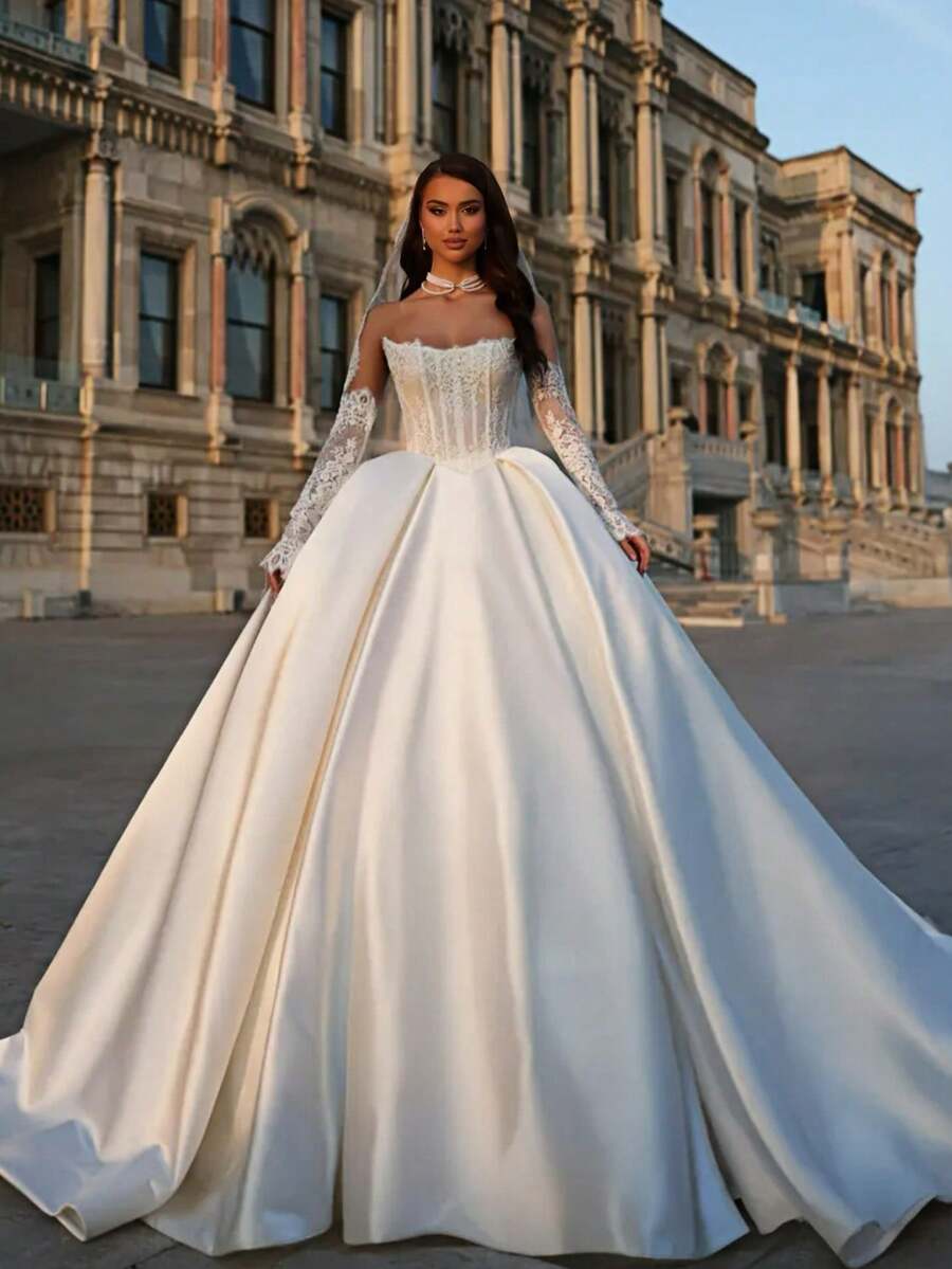 Glamorous Strapless A-Line Wedding Dress With High-Leg Slit In Satin – Sophisticated Floor-Length Bridal Gown Featuring A Flattering Corset Bustier, Graceful Leg Reveal, And Lustrous Satin Silhouette, Perfect For Weddings, Christmas Galas, Halloween Balls, Formal Dances, Birthday Celebrations, And Special Evening Events. A Versatile Choice For Wedding Receptions, Holiday Parties, Anniversary Dinners, Luxury Getaways, Black-Tie Occasions, Cocktail Gatherings, Bridal Showers, Wedding Guest Attire, Graduation Formals, Homecoming Events, And As A Modern Bridesmaid Or Festive Evening Gown. - 白色 - 查看 1
