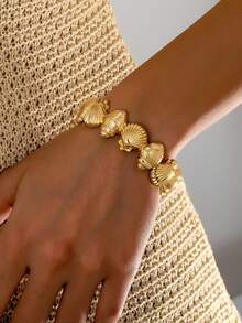 1 pieza Brazalete de aleación de zinc con diseño de concha de primavera, adecuado para mujeres, serie oceánica - Amarillo Oro - Ver 1