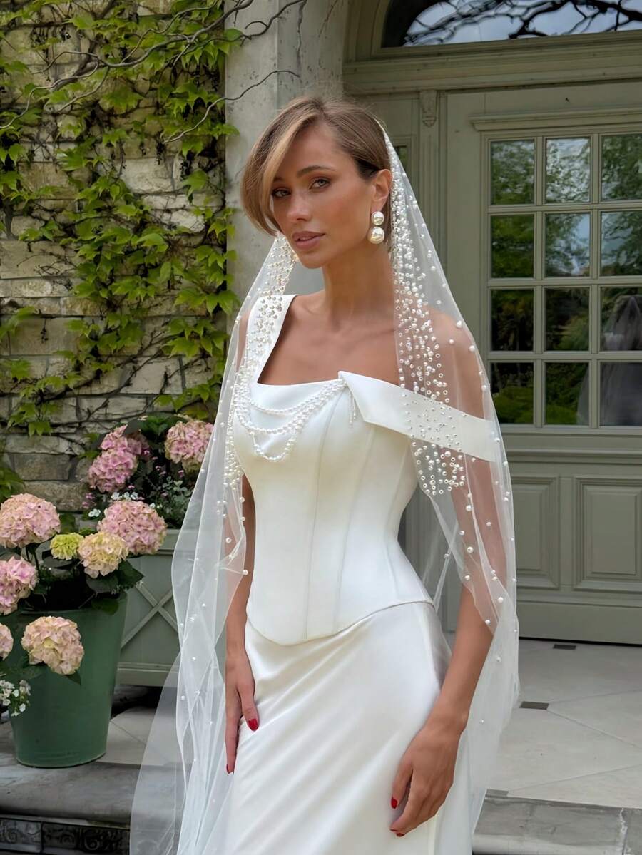 Pearl-Embellished Satin Square Neckline Wedding Dresses For Bride, Elegant Structured Wedding Top & Statement Straps, For The Modern Bride, Simple Style, Wedding Gown, Suitable For Wedding, Dating, Party, Singles' Party, Vacation, Bride,Formal Occasions, Dinner Dress, Prom Dress, Homecoming Dress, Cocktail Party, Bridal Gown - 白色 - 查看 1