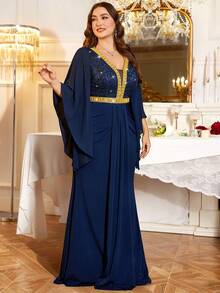 Đầm maxi dự tiệc trang trọng, cổ chữ V sâu, chất liệu chiffon đính sequin, ren, tay áo cánh bướm, phối ren vàng, xếp ly phía trước, vạt đuôi cá, phù hợp cho khách dự đám cưới, sinh nhật, lễ tốt nghiệp, tiệc gala và các dịp khác. Thanh lịch mùa xuân. - Màu xanh hải quân - Xem 5