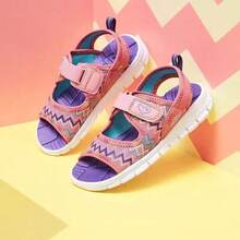 Skechers 女童夏季沙滩凉鞋透气时尚公主风 - 粉紅色/多彩色 - 查看 3