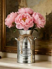 镀锌铁花瓶。表面保留了做旧的金属质感，搭配麻绳束带，营造出轻松随意的氛围。适合插放蓝色绣球花等鲜花。 - 雙耳壺 - 查看 4